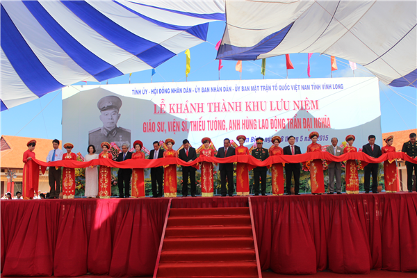 Khi Ngân Sách Hạn Hẹp Gặp Một Không Gian Vang Hơn 2,5 Giây