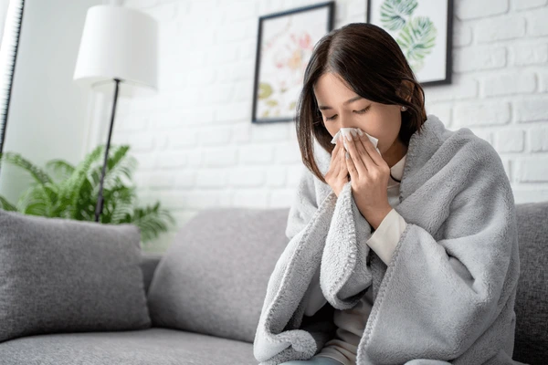 GIẢI PHÁP ĐỘT PHÁ CHO HƠI THỞ TỰ DO: MÁY LỌC KHÔNG KHÍ PLASMA AIR PLASMAPURE 600 – VỊ CỨU TINH CHO NGƯỜI BỆNH HÔ HẤP VÀ DỊ ỨNG