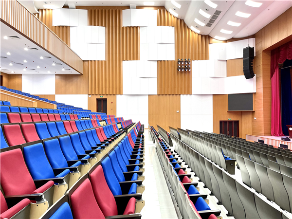 Hội trường 1.150 chỗ: Khi nhiệm vụ của chúng tôi là biến mất