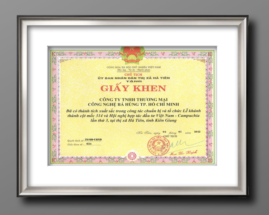 Giấy khen số 2: Chủ tịch UBND Thị xã Hà Tiên, tỉnh Kiên Giang,  Ngày 04 tháng 07 năm 2012 QĐ số: 29/QĐ-UBND